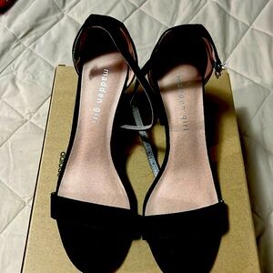 Madden girls size 8 heals